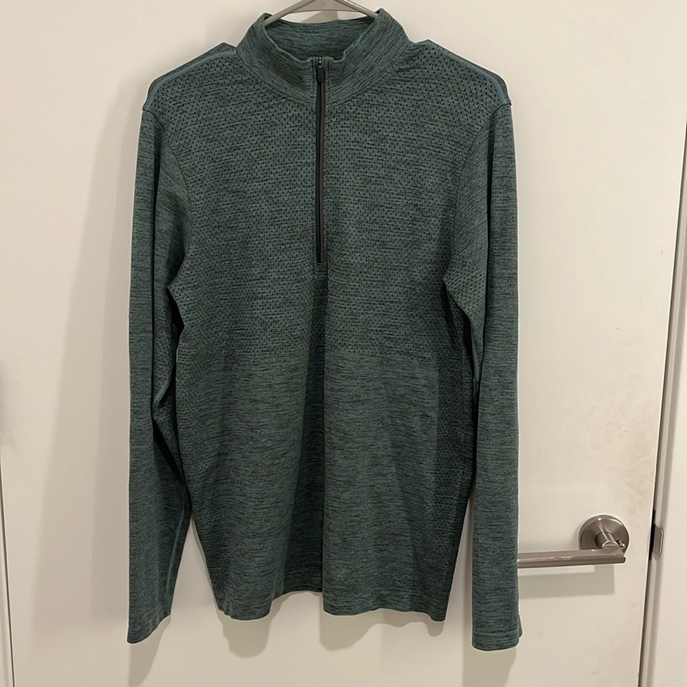 Lululemon men’s green three quarter zip sweatshirt